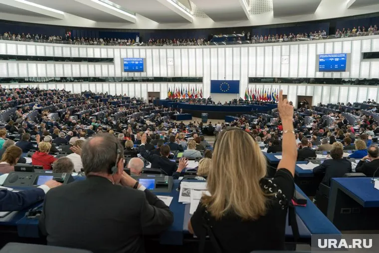 ЕС ведет переговоры с Украиной и вступлении стран в объединение
