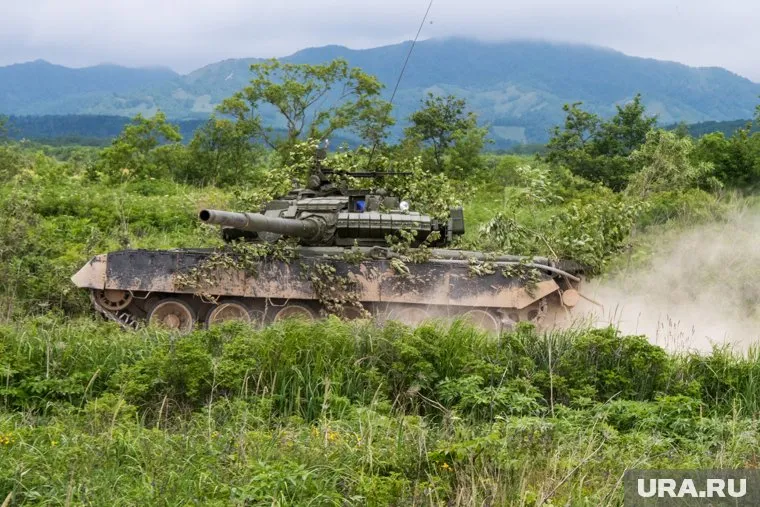 Надувной макет можно быстро надуть и установить на позиции