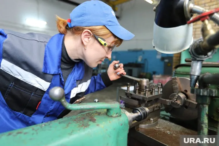 Главным требованием к будущему сотруднику является опыт работы до трех лет