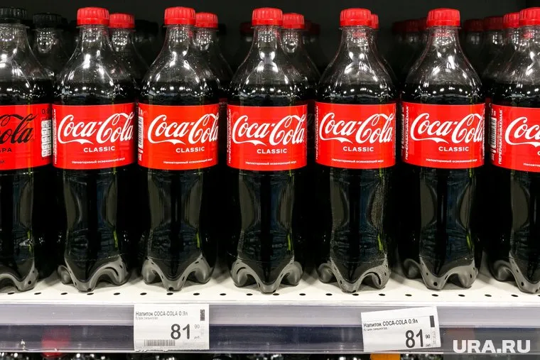 Coca Cola может вскоре вернуться в Россию, передает Mash