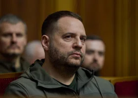 У главы офиса Зеленского проходят обыски: что известно об Андрее Ермаке, который подозревается в коррупции 