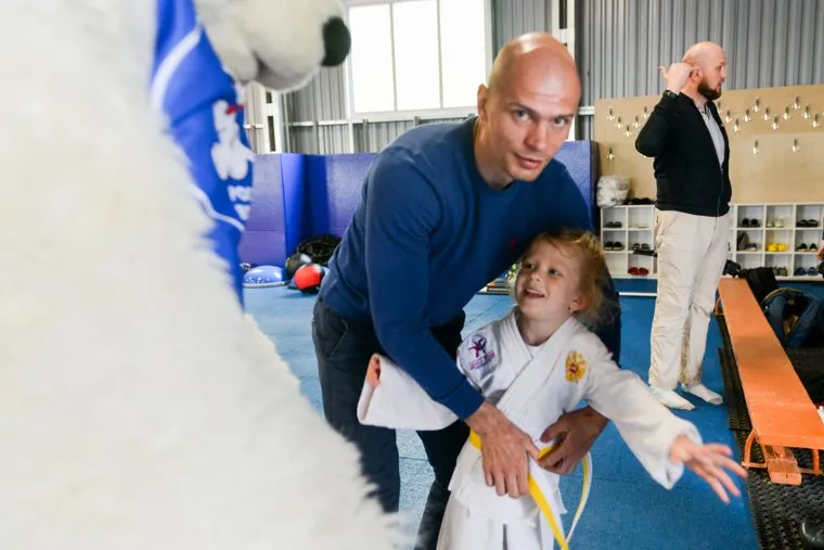 Открытие летнего спорткомплекса в детском оздоровительном лагере ЧЭМК. Челябинск