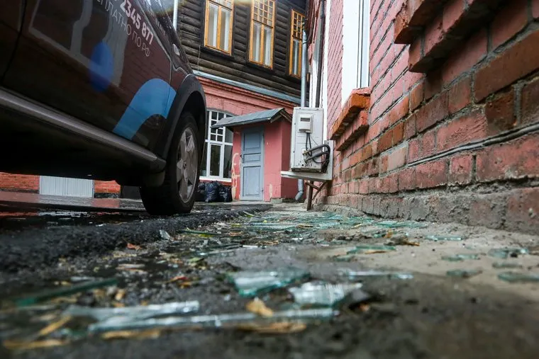 Проишествие с машиной и рамой на Карла Либкнехта, 2. Екатеринбург