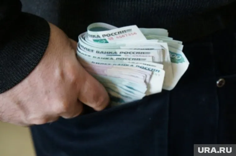 Сотрудник ОМВД получил взятку в 130 тысяч рублей