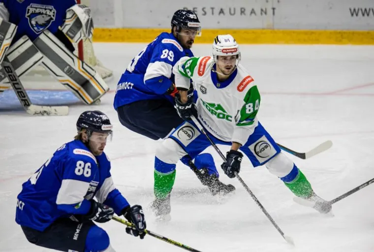 Курганцы принимали соперника на домашней арене