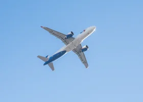 Екатеринбуржцы больше 10 часов не могут вылететь к Черному морю