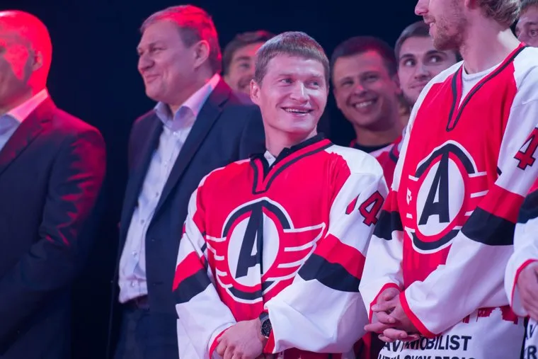 Встреча болельщиков ХК "Автомобилист" с хоккеистами. Екатеринбург, симаков алексей