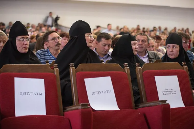 Публичные слушания по строительству ЕКАД. Екатеринбург, публичные слушания, монахиня
