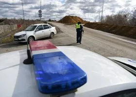 В Екатеринбурге пешехода сбила иномарка, его отбросило под другую машину