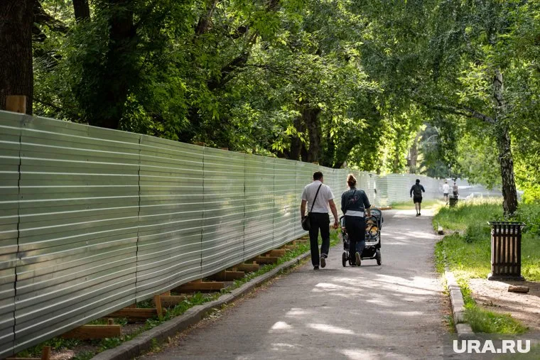 По мнению главы города, организаторам протеста выделили дополнительное финансирование