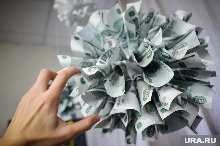 Жители депрессивного региона не против присоединиться к богатым соседям, а местные элиты находят аргументы против