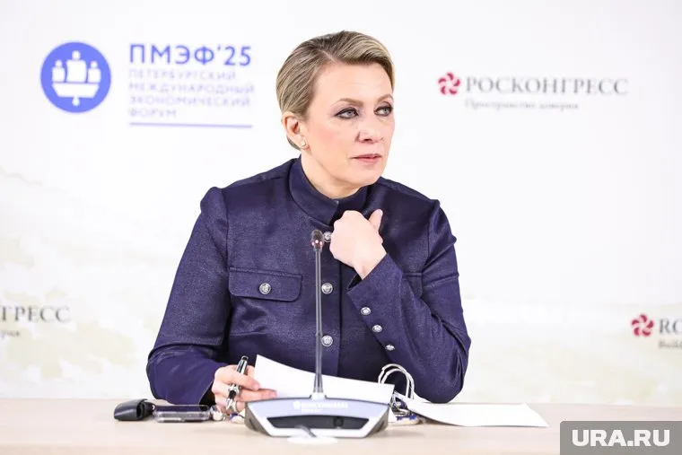 Захарова заявила, что цель гибридной войны Запада - не только РФ, но и Евросоюз