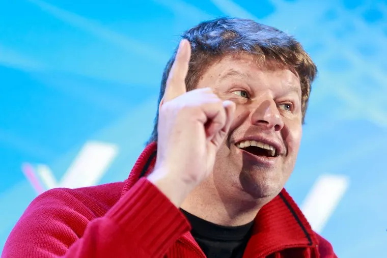 Дмитрий Губерниев и Наталья Ищенко на вечерней сессии Медиафорума ОНФ "Правда и справедливость". Калининград