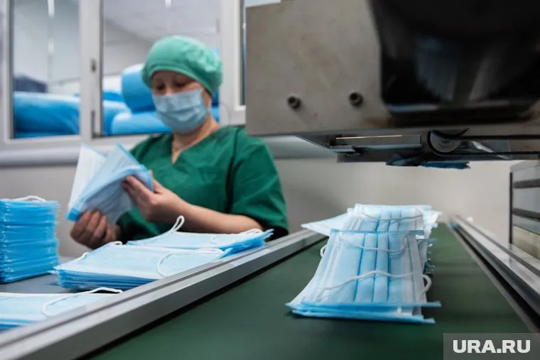 ВОЗ подтвердила, что обнаруженный в Великобритании новый штамм коронавируса распространяется быстрее обычного