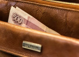 В Тюменской области женщину наказали за порчу предвыборных плакатов