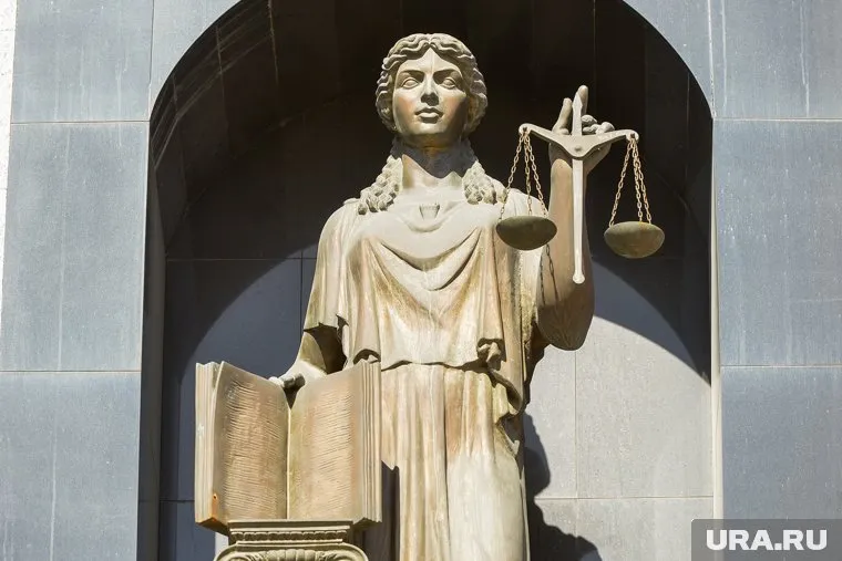 Суд признал главу русской общины виновным в размещении нацистской символики