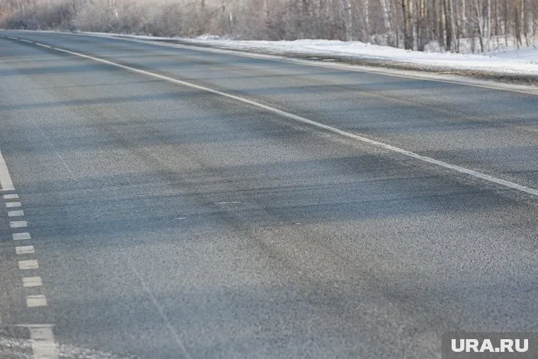 Движение перекрыли из-за гололеда