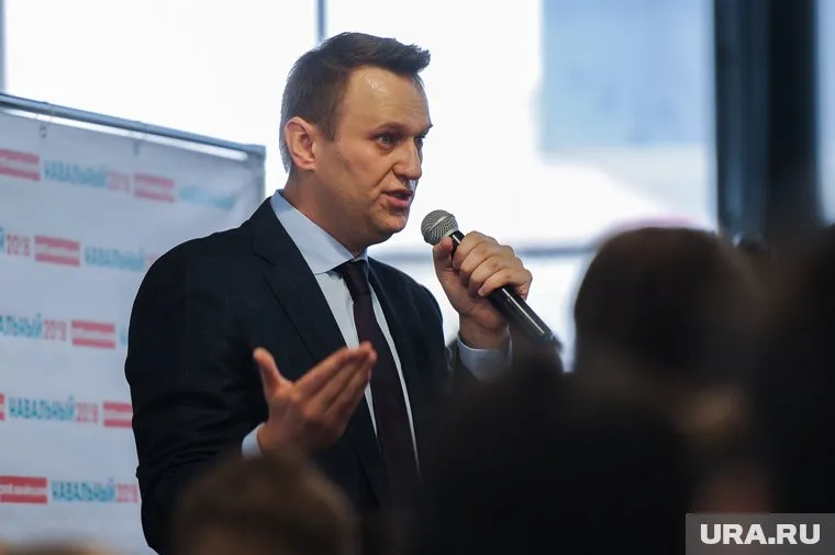 Оперативник из Питера подозревается в «сливе» данных о рейсе, которым летел Алексей Навальный