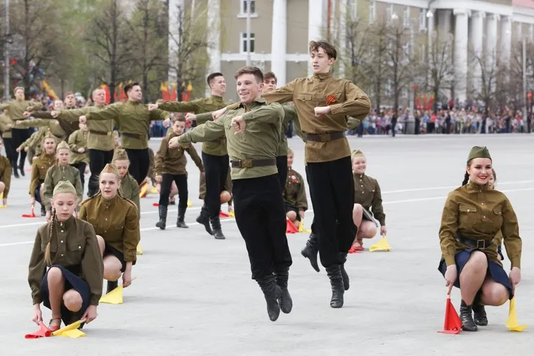 Военный парад посвященный Дню Победы. Курган