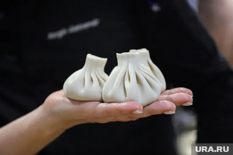 Тюменцев будут кормить грузинской кухней