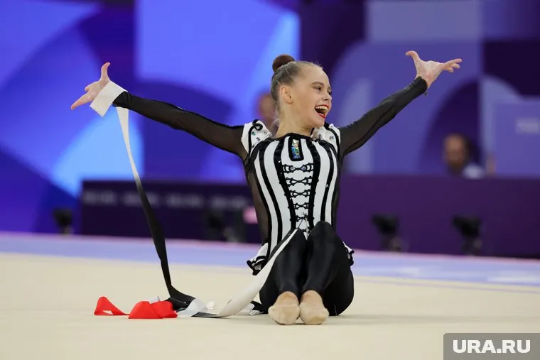 Онофрийчук заняла первое место в соревнованиях с обручем