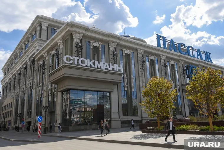 «Стокманн„переехал из ‚Гринвича‘ в ‚Пассаж‘ и занял три этажа