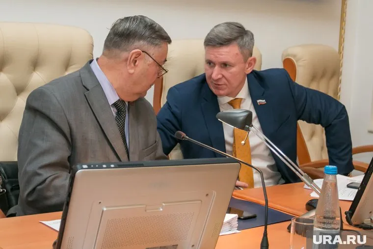 Курганские депутаты решили не рассматривать жалобу муниципальных чиновников на низкую зарплату