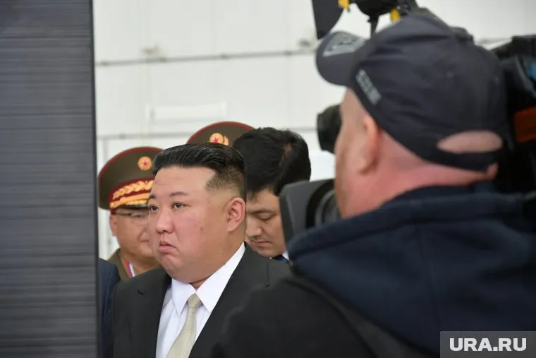 Ким Чен Ын указал на то, что армия должны быть готовой к войне в любой момент