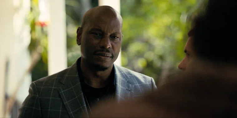 Актер рассказал, что завел собак для защиты семьи от сталкеров