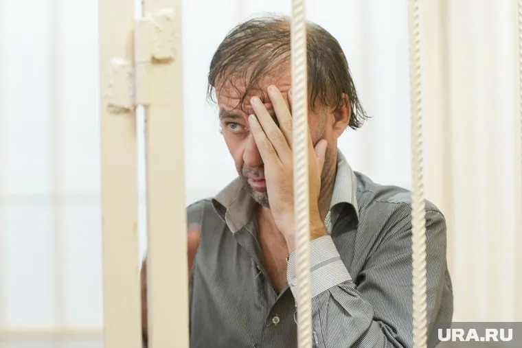 Ческидов до сих пор официально женат на екатеринбурженке