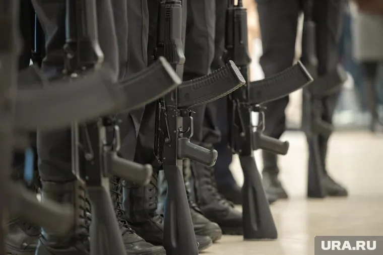 При обсуждении гарантий безопасности для Киева коалиция сосредоточится на укреплении ВСУ, а не на размещении миротворцев