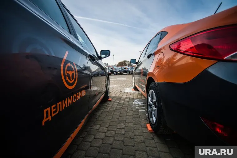 Мужчина за рулем арендованного авто врезался в забор