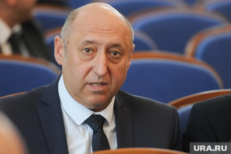 Намерен переизбраться и действующий глава Сергей Айбулатов