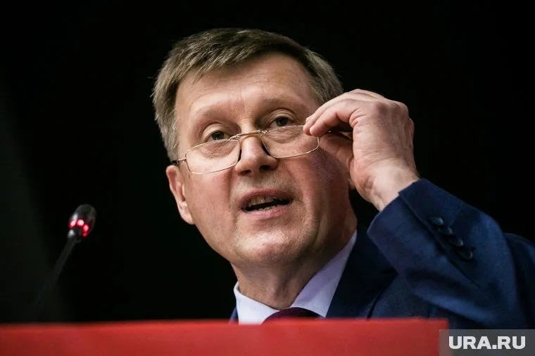 Анатолий Локоть прекратил полномочия мэра и ушел в отставку