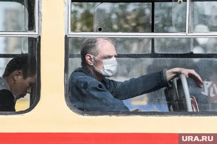 Городские власти готовят иски против пассажиров без масок