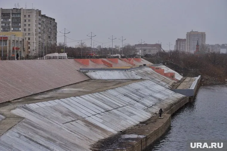 По мнению урбаниста Романа Овчинникова, концепцию развития нужно было продумать до начала реконструкции набережной
