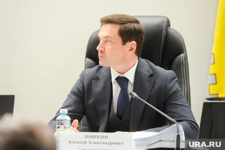 Лошкин просит глав районов быть более требовательными с подрядчиками