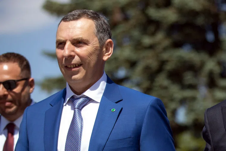 На сына Шефира оформлены две квартиры общей стоимостью на 2 миллиона долларов, указно в материале