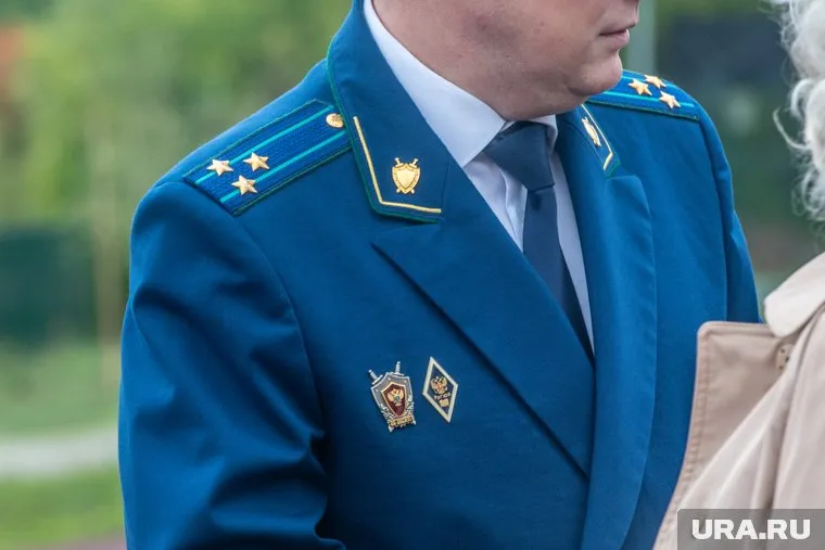Прокурор направил главе города представление