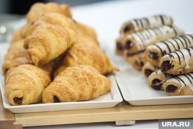 Из школьных столовых пропадут любимые блюда детей, в том числе пирожные