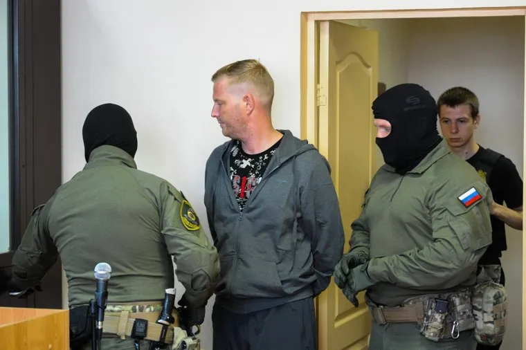 Избрание меры пресечения Антону Бахаеву в Центральном районном суде. Челябинск, конвой, бахаев антон