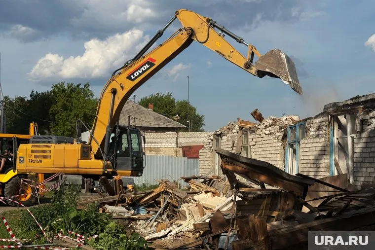 В Кургане сносят дома на набережной под комплексную застройку