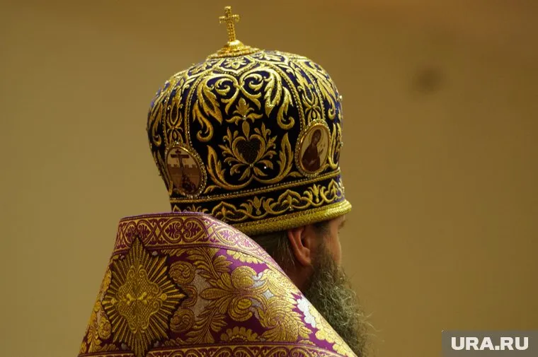 Архиепископия приходов русской традиции была вынуждена подчиняться Константинополю