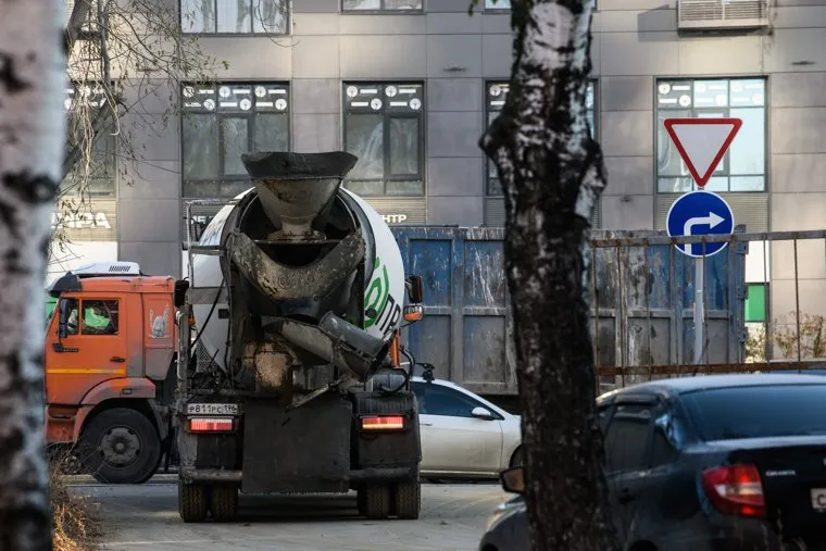 Застройка на улице Хользунова. Екатеринбург