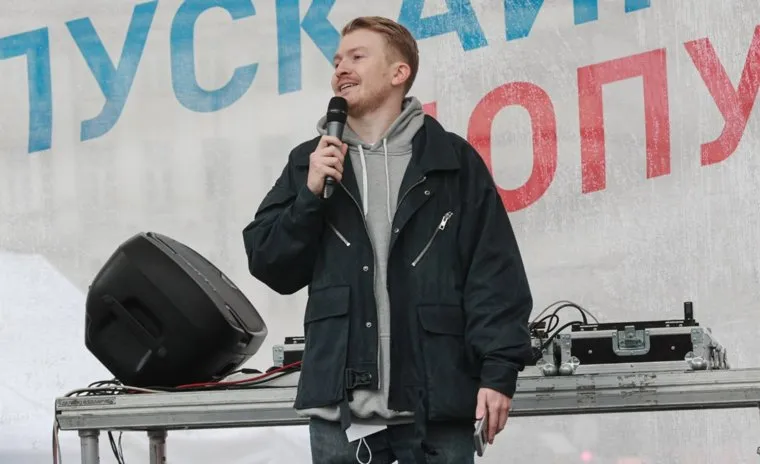 Комик-иноагент давно не живет в Росссии, а оплату коммуналки никто не отменял