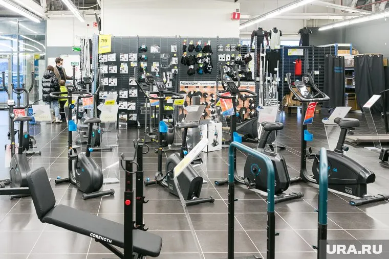 Сделка по продаже активов Decathlon в России завершена, заявил Виктор Евтухов