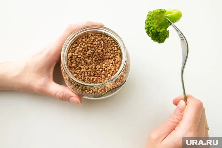 Россияне скупают жиросжигатели, пластыри и пояса для похудения, отметили аналитики Moneyplace