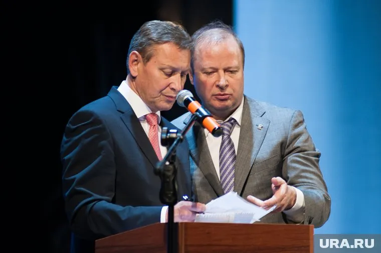 Александр Косинцев (слева) доволен своей работой и хочет уйти