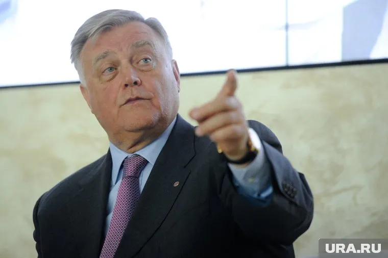 Владимир Якунин сравнил фильм о Путине с надписью на заборе