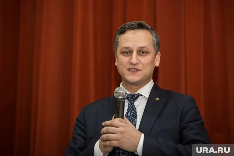 Если верить источникам, Дмитрий Шаповал из-за давления силовиков едва не сбежал за пределы автономного округа